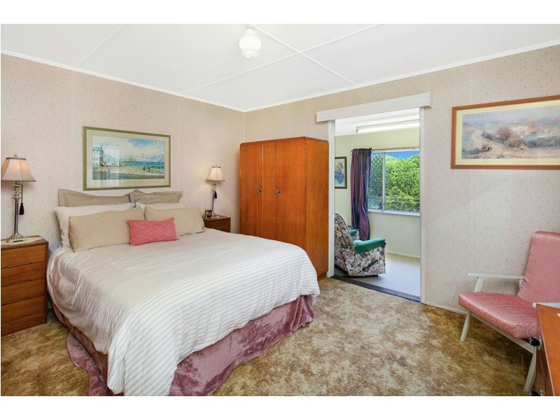 25 Brentnall Street, Norman Park QLD 4170