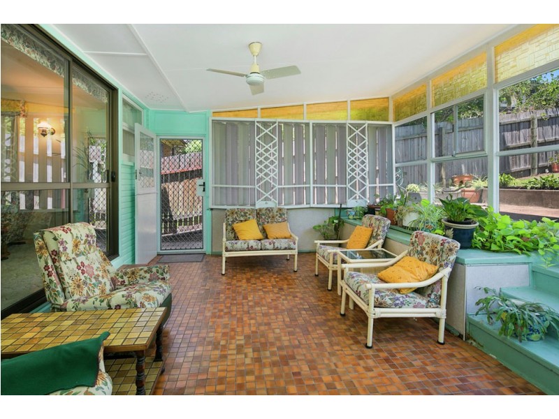 25 Brentnall Street, Norman Park QLD 4170