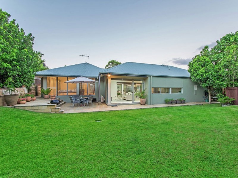 2 Hepburn Close, Wakerley QLD 4154
