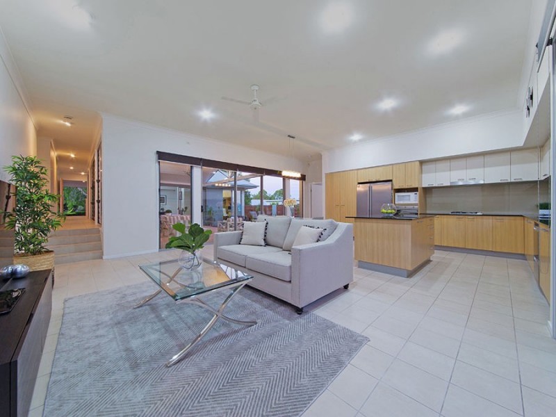 2 Hepburn Close, Wakerley QLD 4154