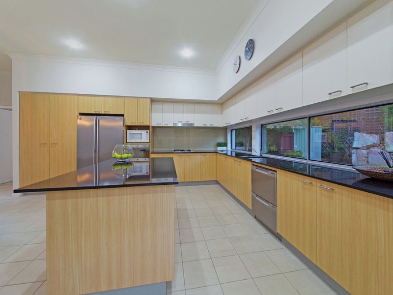 2 Hepburn Close, Wakerley QLD 4154