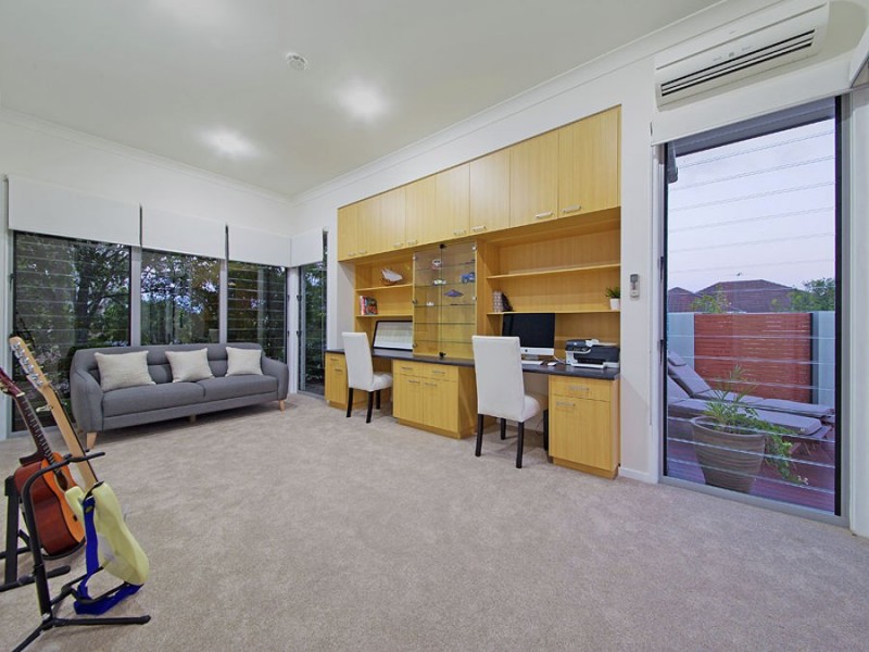 2 Hepburn Close, Wakerley QLD 4154