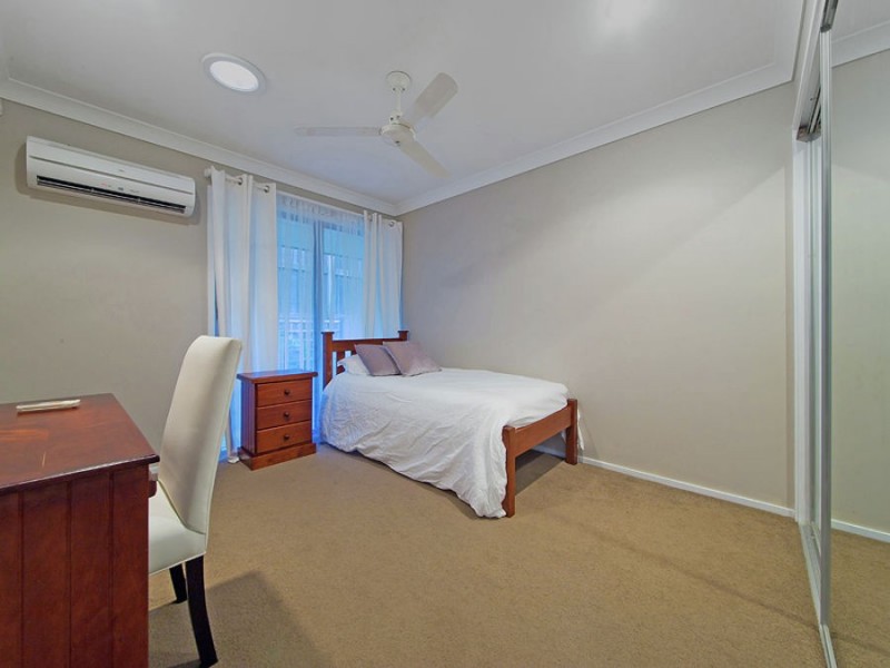 2 Hepburn Close, Wakerley QLD 4154