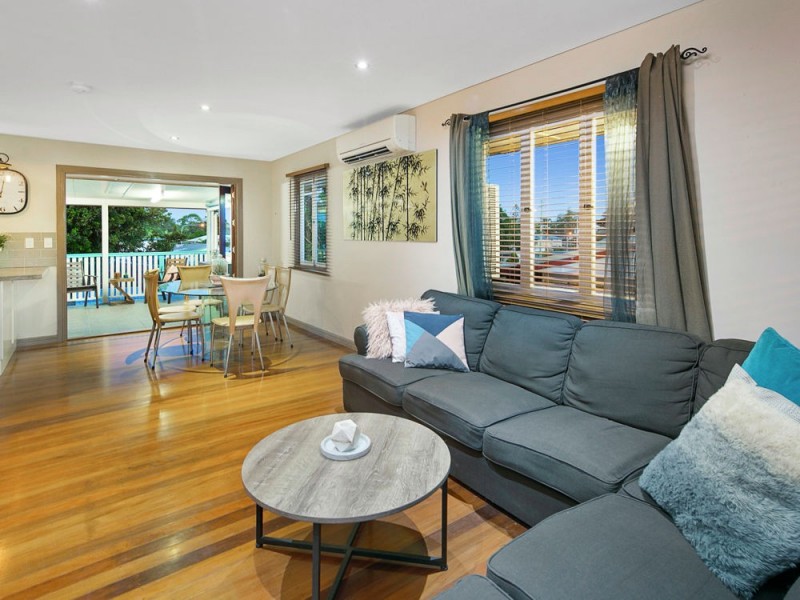 11 Bushing Street, Wynnum West QLD 4178