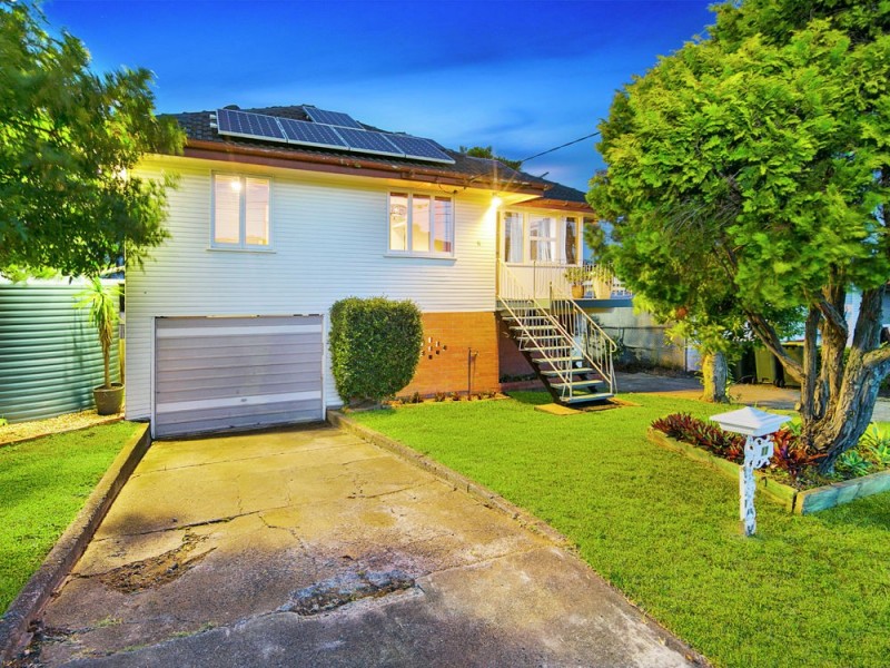 11 Bushing Street, Wynnum West QLD 4178