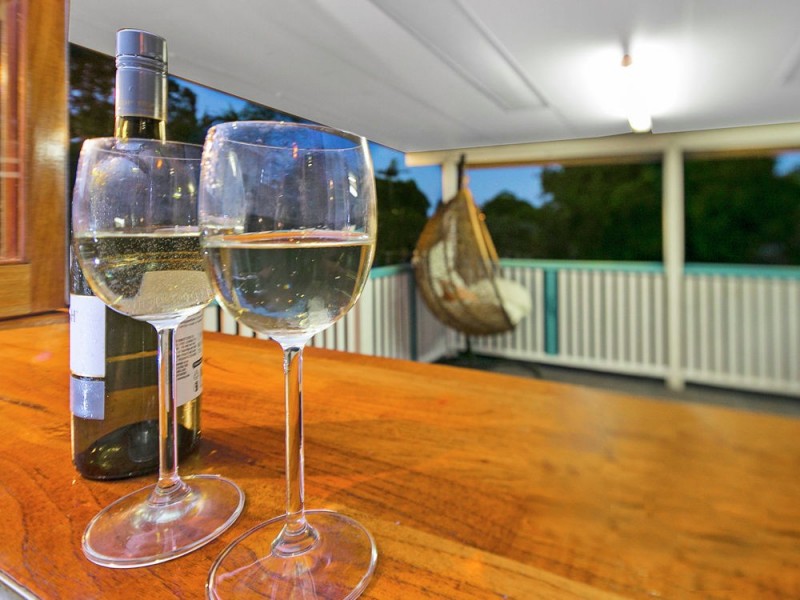 11 Bushing Street, Wynnum West QLD 4178