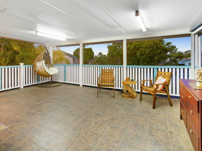 11 Bushing Street, Wynnum West QLD 4178