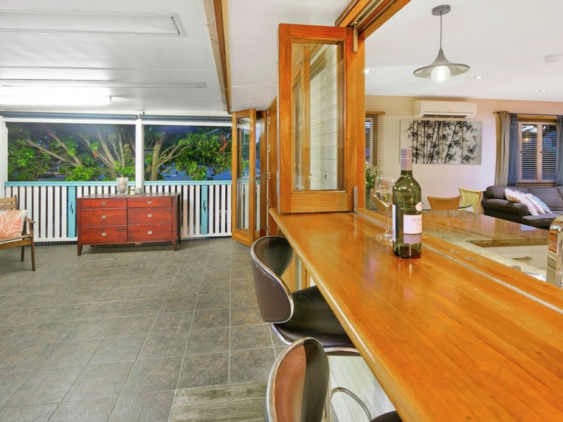 11 Bushing Street, Wynnum West QLD 4178