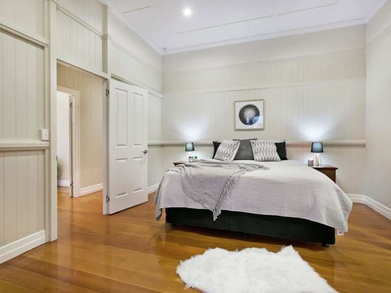 43 Emsworth Street, Wynnum QLD 4178