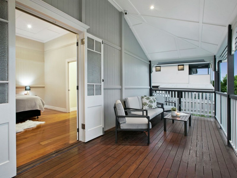 43 Emsworth Street, Wynnum QLD 4178