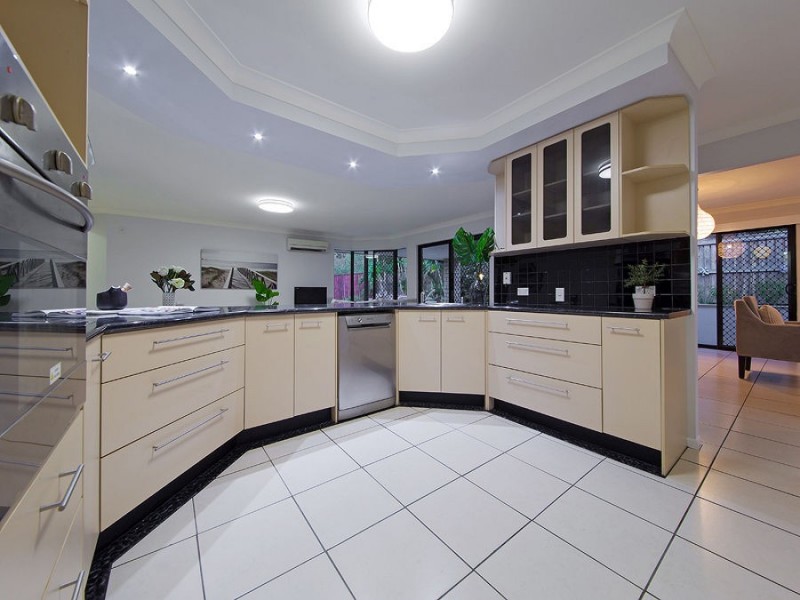 1 Figtree Place, Wakerley QLD 4154
