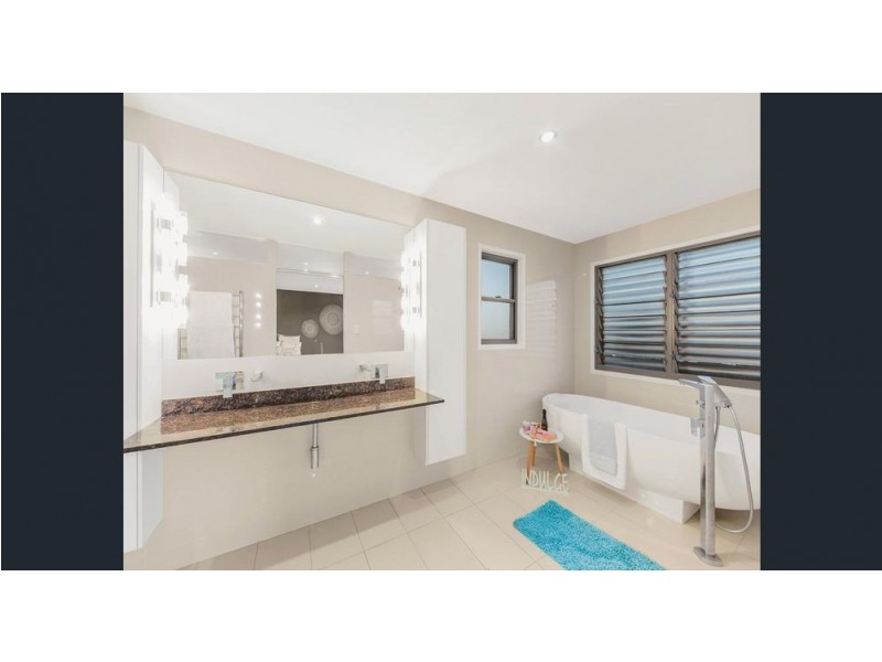 38 Akonna Street, Wynnum QLD 4178