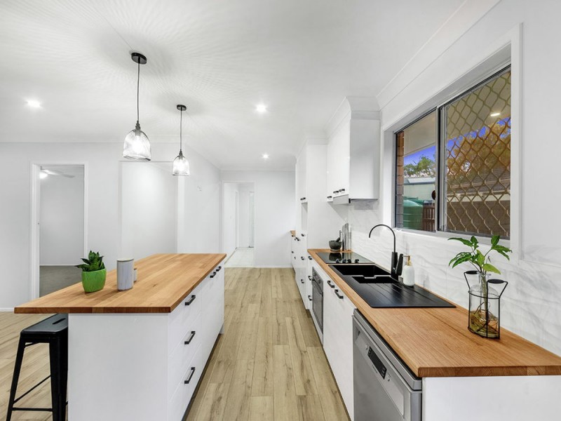 6 Jobs Place, Manly West QLD 4179