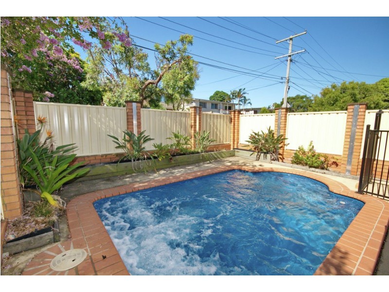 12 Leadale St, Wynnum West QLD 4178