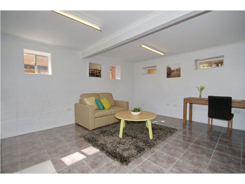 12 Leadale St, Wynnum West QLD 4178