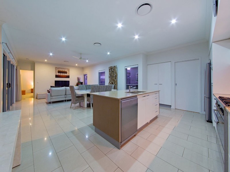 41 Brook Street, Wakerley QLD 4154