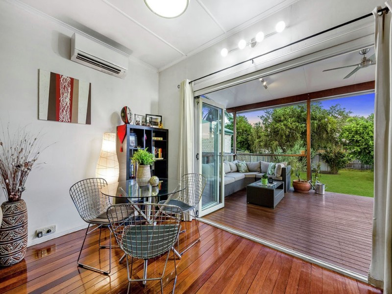 54 Foch Street, Wynnum West QLD 4178
