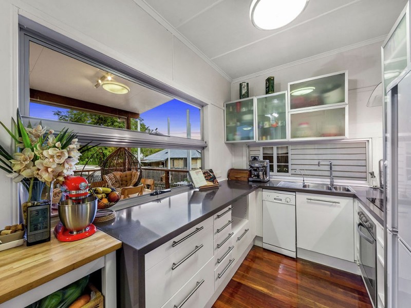 54 Foch Street, Wynnum West QLD 4178