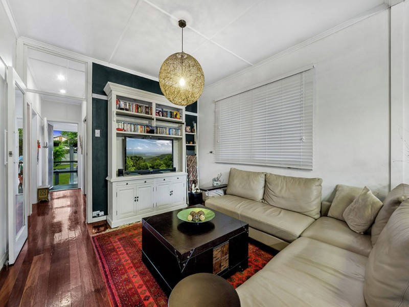 54 Foch Street, Wynnum West QLD 4178