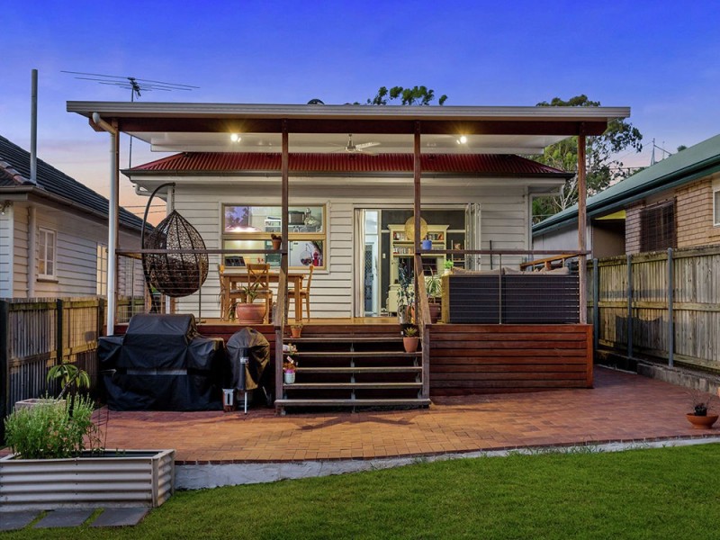 54 Foch Street, Wynnum West QLD 4178