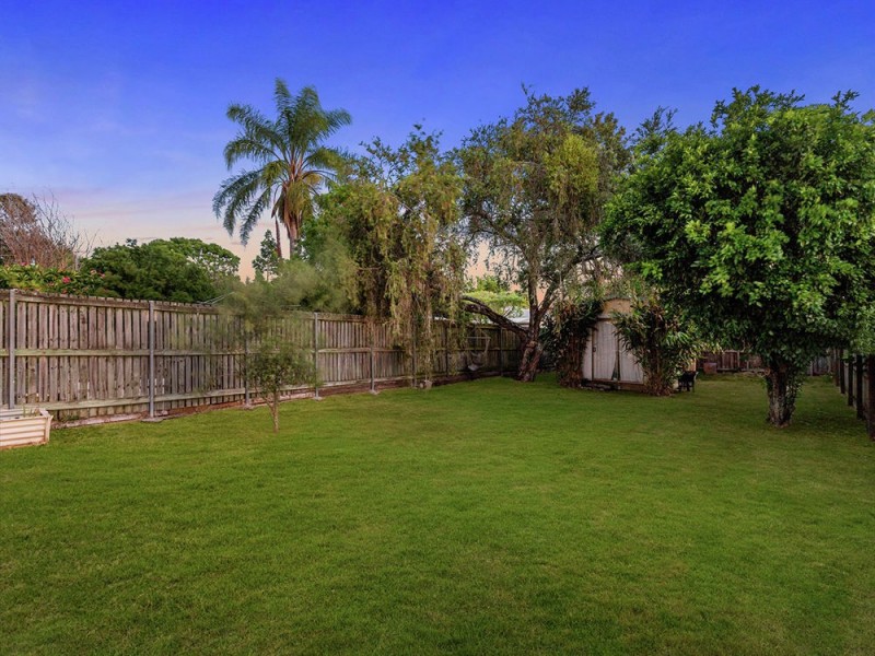 54 Foch Street, Wynnum West QLD 4178