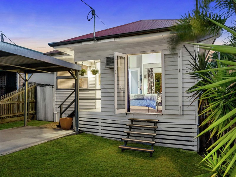 54 Foch Street, Wynnum West QLD 4178