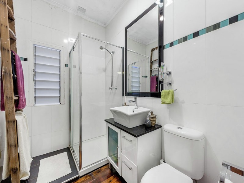 54 Foch Street, Wynnum West QLD 4178
