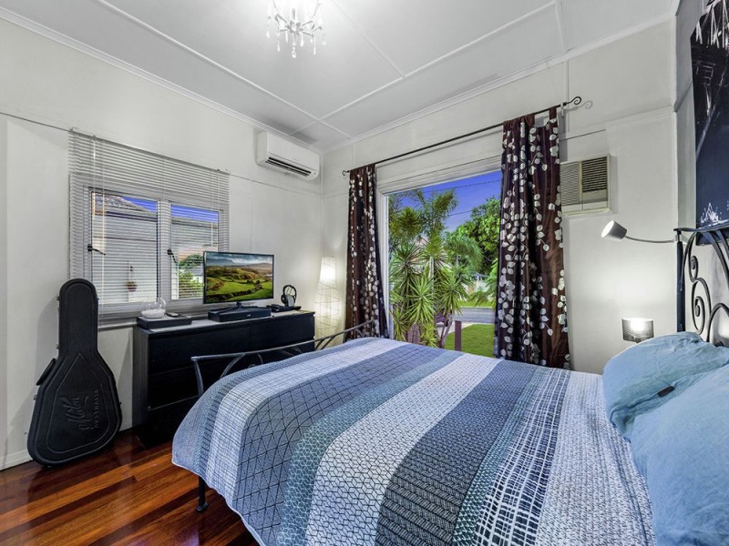 54 Foch Street, Wynnum West QLD 4178