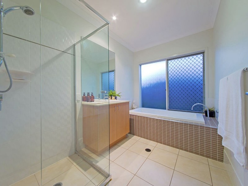 43 Higgs Circuit, Wynnum West QLD 4178