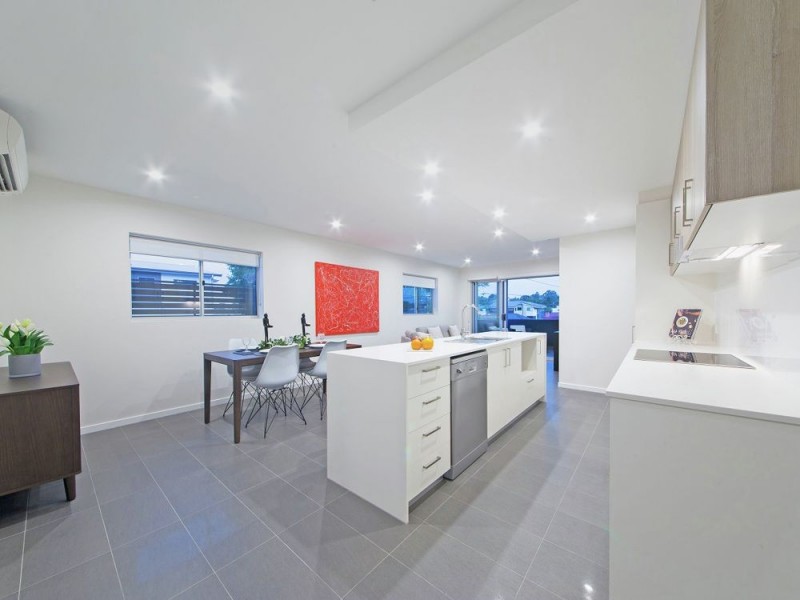 11 Besham Pde, Wynnum QLD 4178