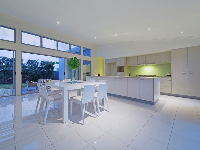17 Margaret Crescent, Wakerley QLD 4154