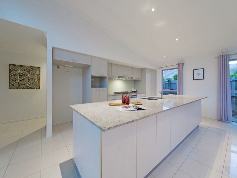 17 Margaret Crescent, Wakerley QLD 4154