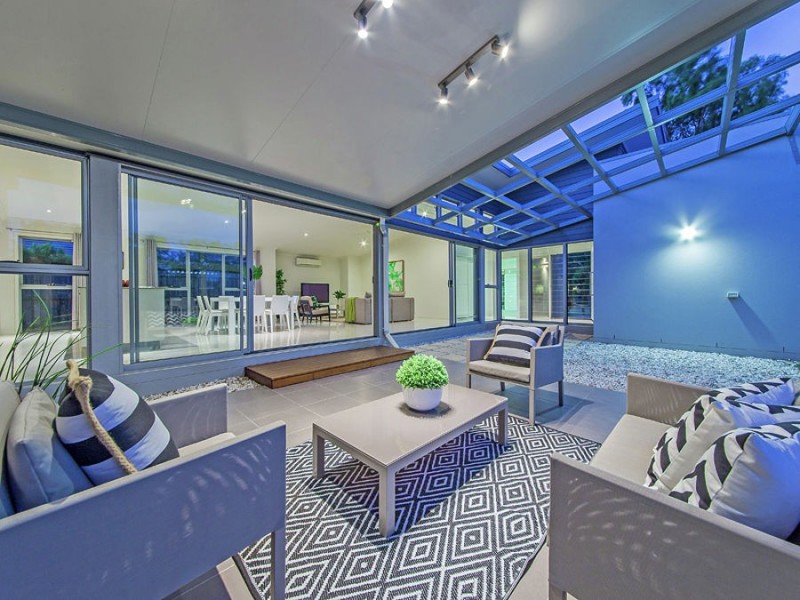 17 Margaret Crescent, Wakerley QLD 4154