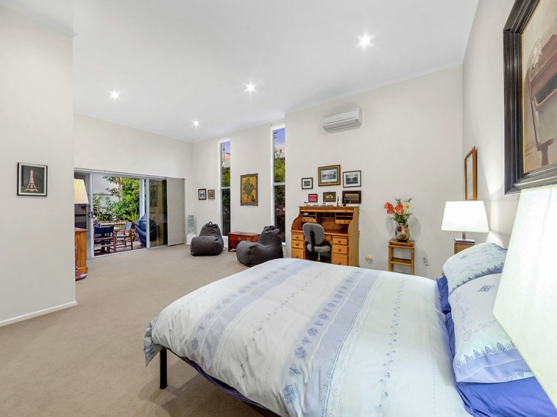 156 Melville Terrace, Manly QLD 4179
