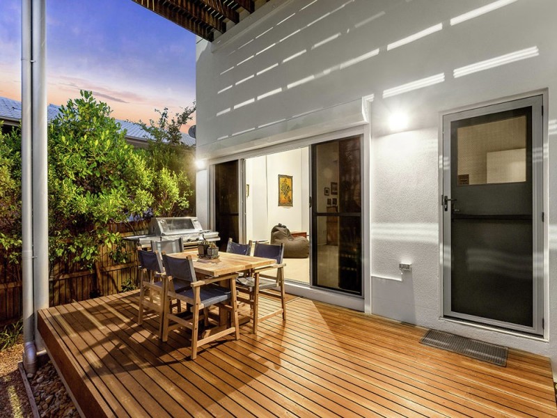156 Melville Terrace, Manly QLD 4179