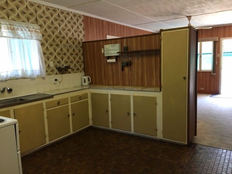 4 Greta St, Manly West QLD 4179