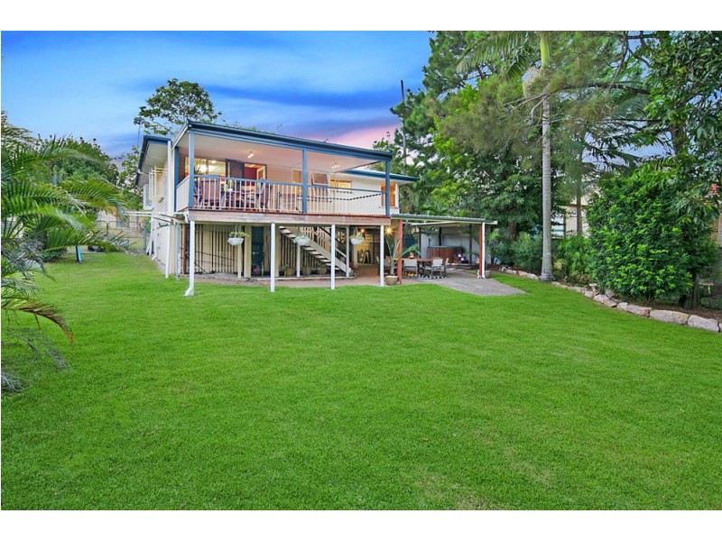 11 Nevis St, Manly West QLD 4179