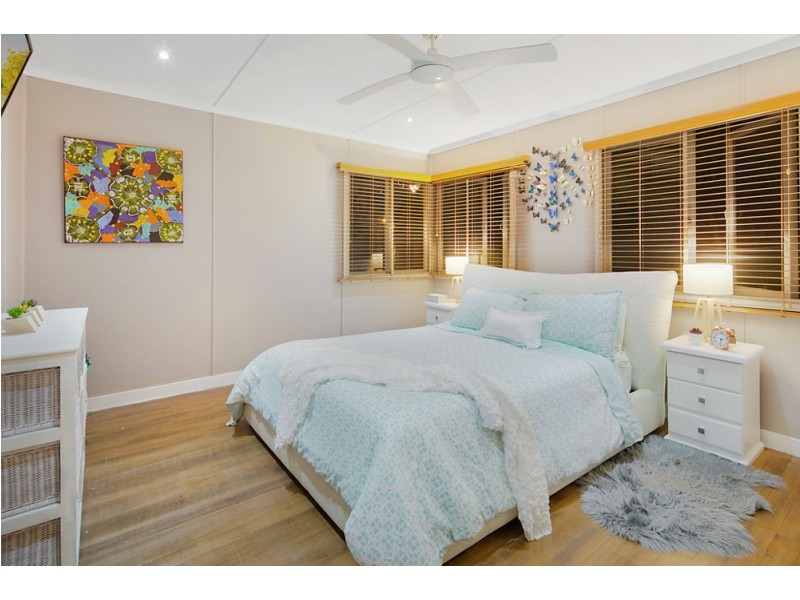 11 Nevis St, Manly West QLD 4179