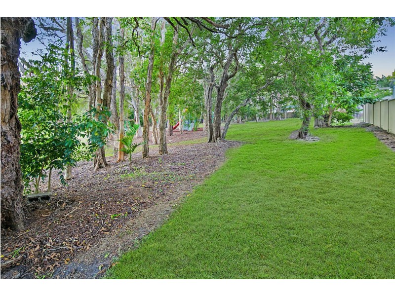 11 Nevis St, Manly West QLD 4179