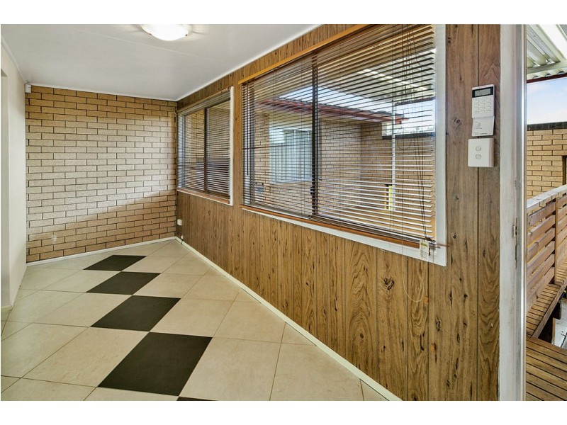 3 Winston St, Wynnum West QLD 4178