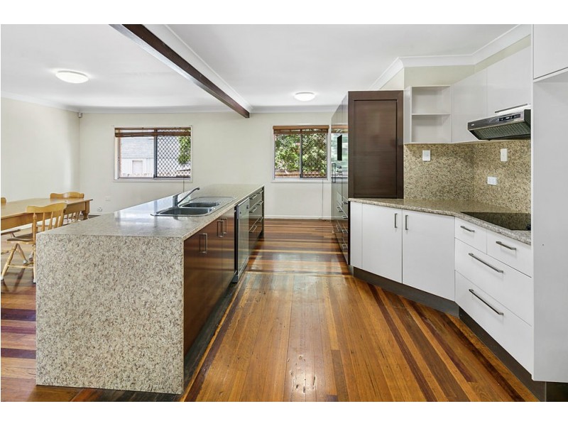 3 Winston St, Wynnum West QLD 4178