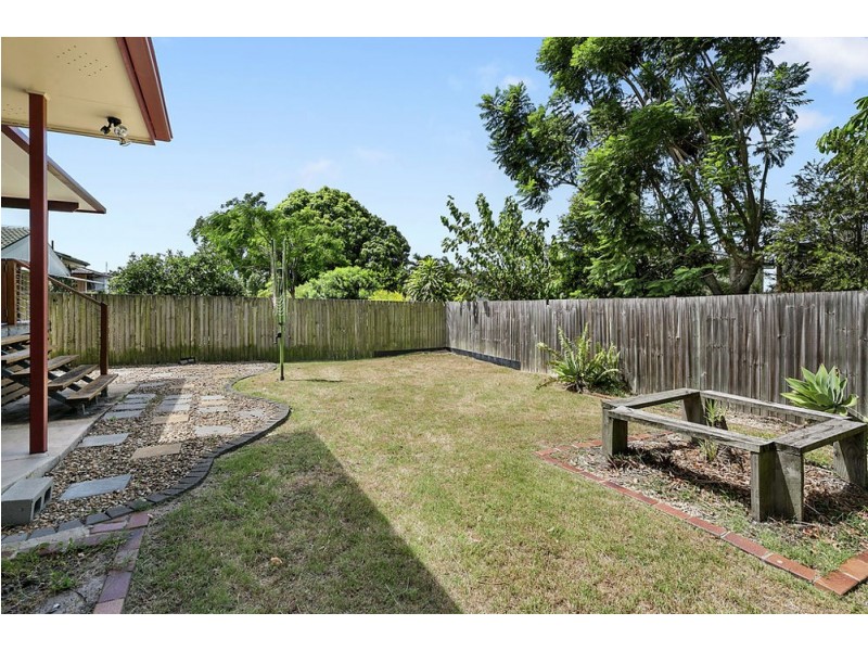 3 Winston St, Wynnum West QLD 4178