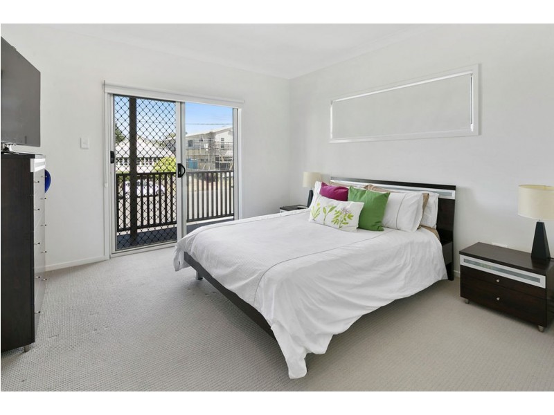 77 Drayton Tce, Wynnum QLD 4178