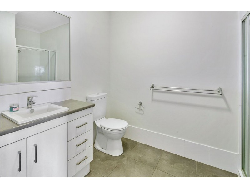 77 Drayton Tce, Wynnum QLD 4178