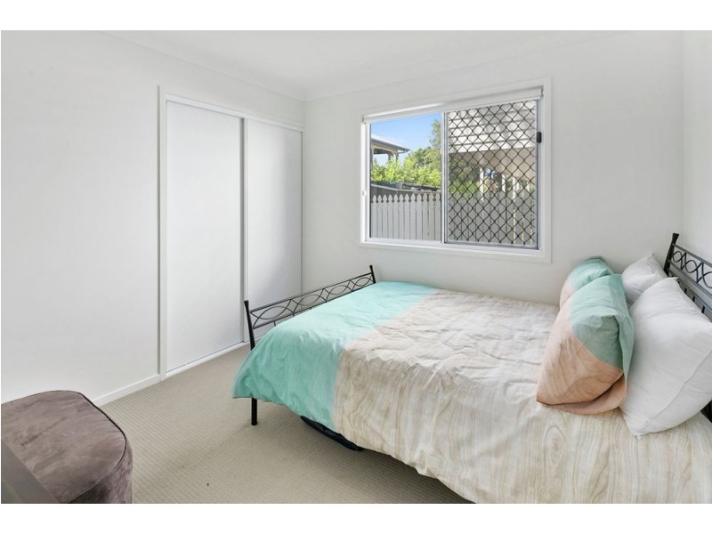 77 Drayton Tce, Wynnum QLD 4178