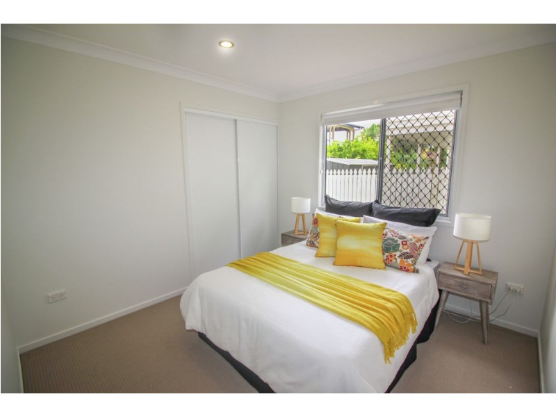 77 Drayton Tce, Wynnum QLD 4178