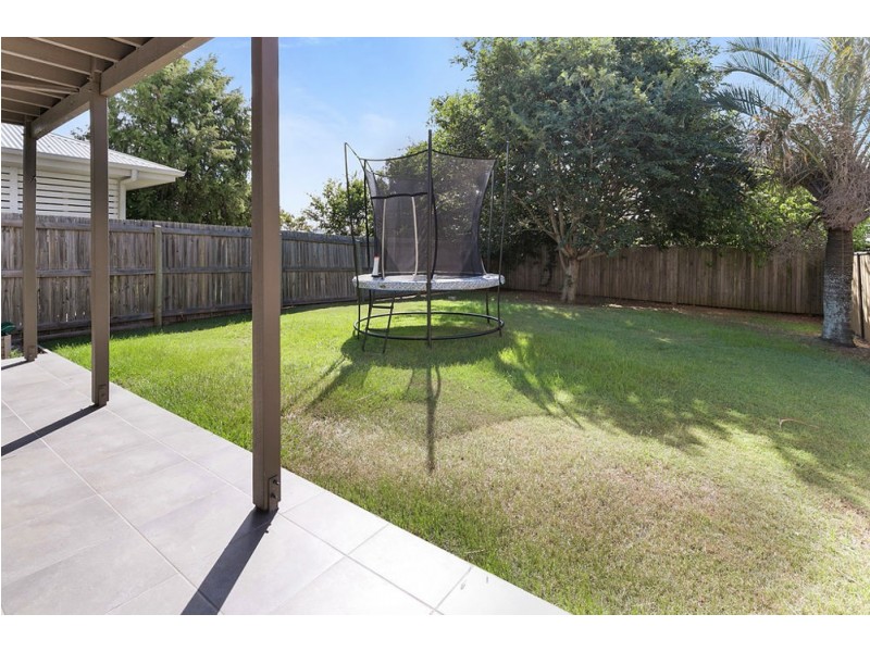 77 Drayton Tce, Wynnum QLD 4178