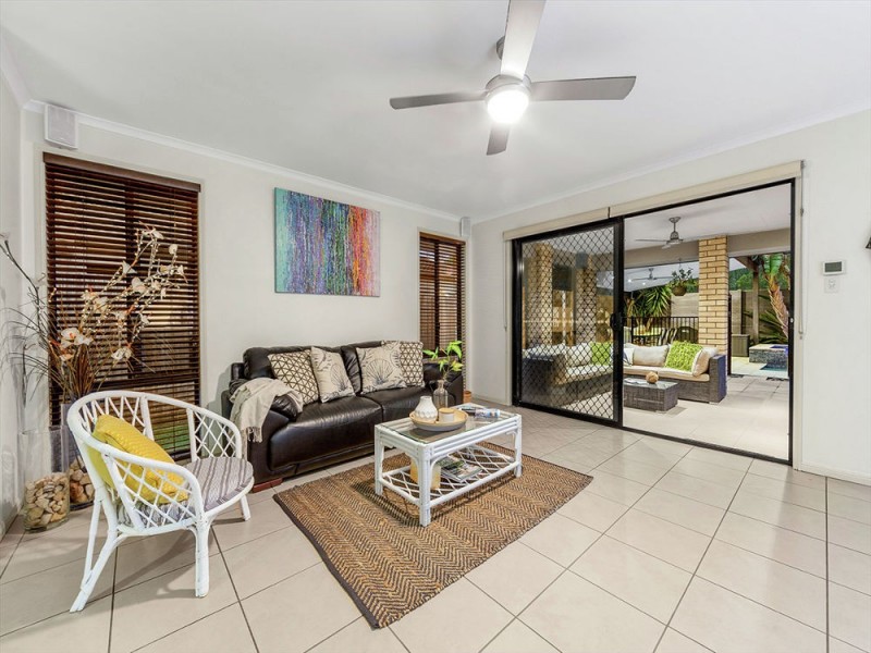 25 Red Gum Crescent, Wakerley QLD 4154
