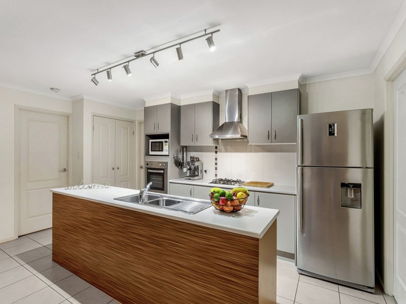 25 Red Gum Crescent, Wakerley QLD 4154