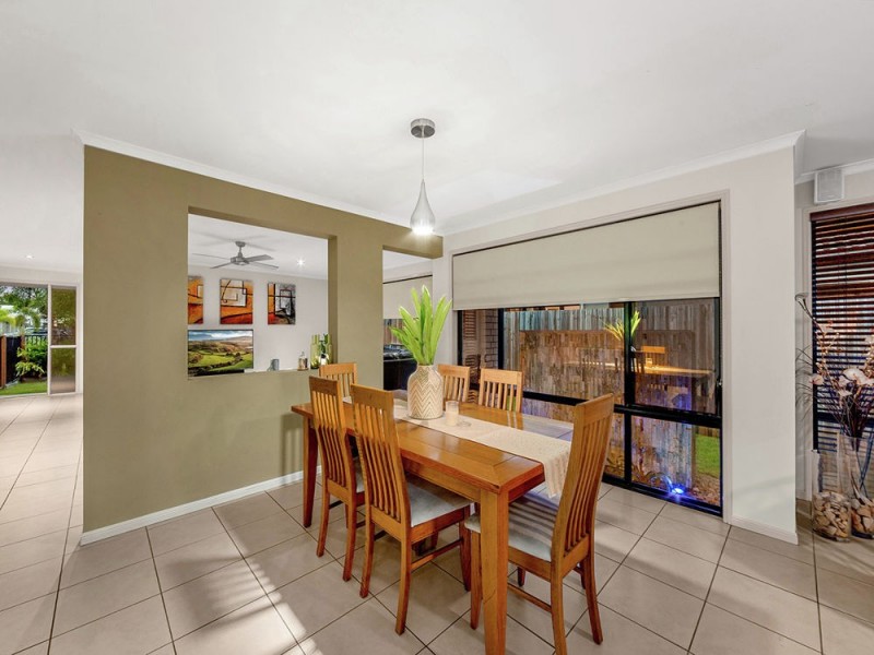 25 Red Gum Crescent, Wakerley QLD 4154